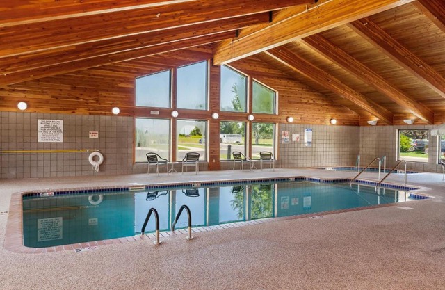 MountainView Lodge and Suites