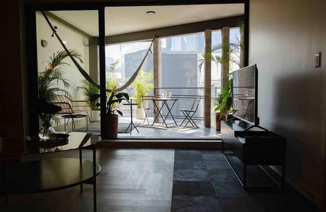 Mr. W | Roma PH with Balcony next to Cibeles | 2BR