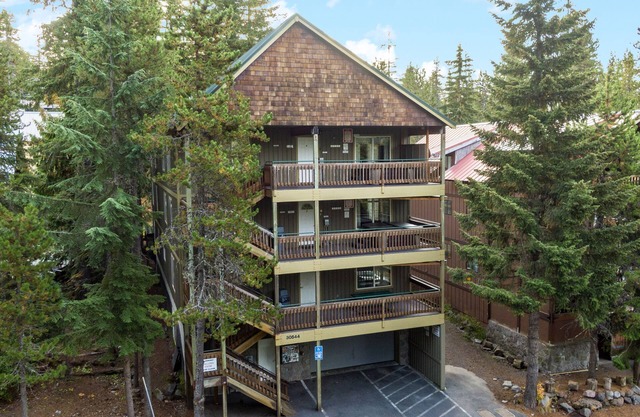 Mt Hood Lodge: Perfekt für große Gruppen: 48 Schlafmöglichkeiten für maximal zwei Deluxe-Whirlpools