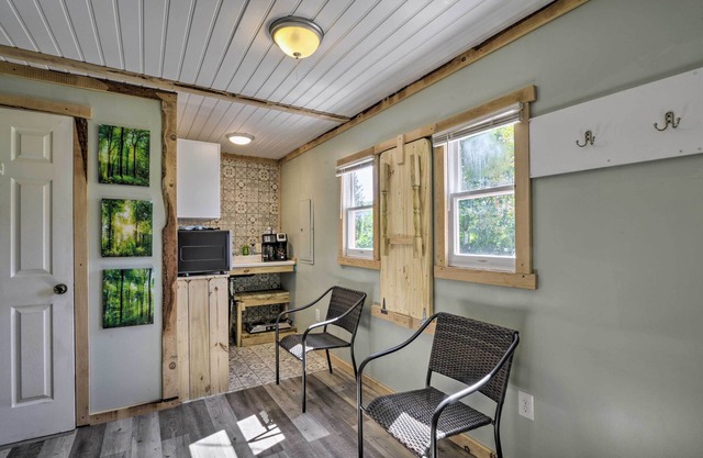 Mt Lookout Tiny House w/ Backyard & Fire Pit!