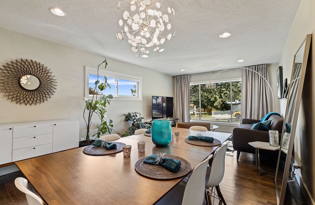 Mt Olympus Modern – Great Location(Entire House)