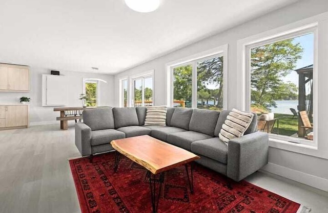 Mt Uniacke Lakefront Cottage