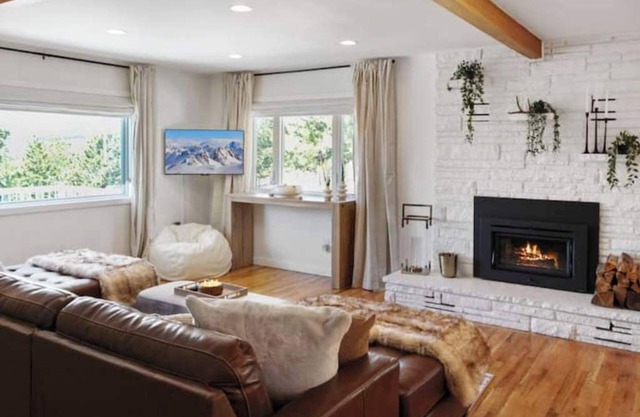 Mt View Retreat near Eldora Ski w/ Peloton, Sauna, & Hot Tub