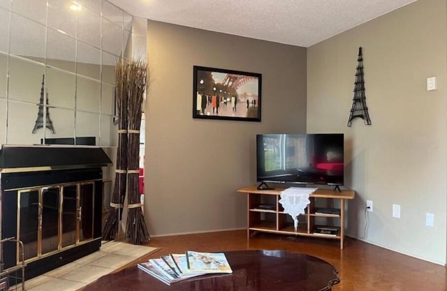 MTL Comfy, Honest and Well-Located Condo w/office