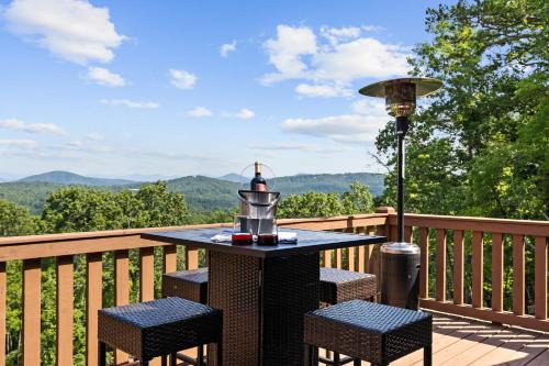 Mtn View and Game Room in Morganton Spacious Cabin!