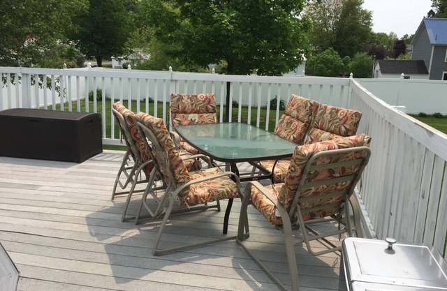Mtn View home - 10 mins from Lake George. Hot tub or Pool & game room