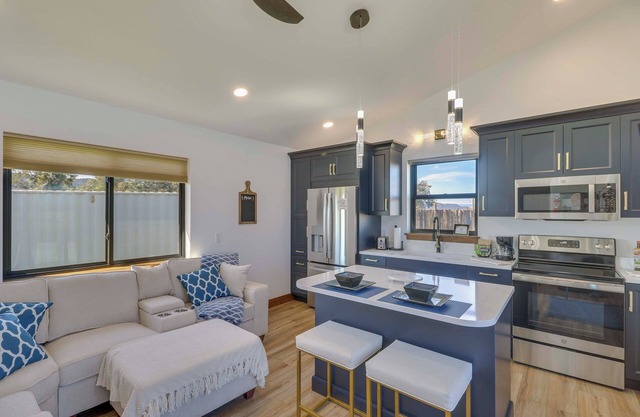 Mtn-View Tiny Home w/ Grill Near Skiing!