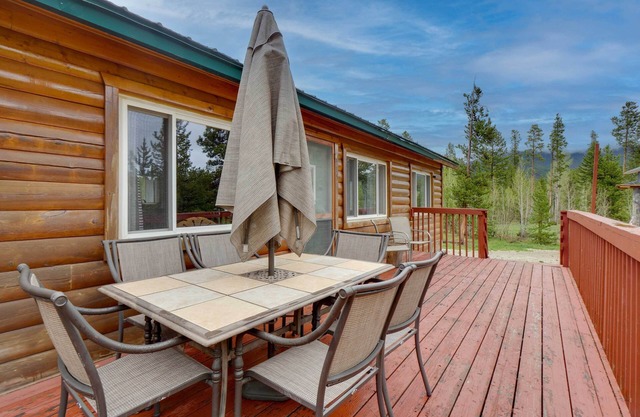 Mtn Views & Fireplace: Grand Lake Cabin Rental!