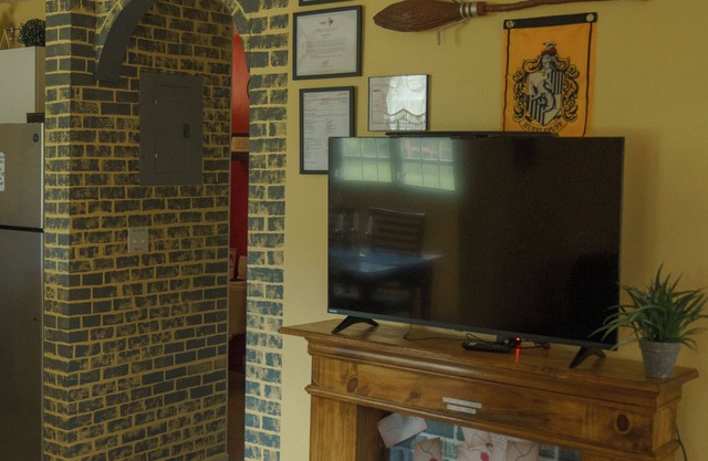 Enchanted Decor: A Harry Potter-Inspired Stay!
