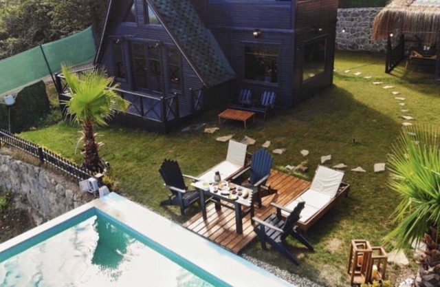 Muhteşem göl manzaralı, sahile araç ile 6 dk!