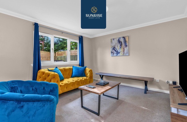 Muirton 2 - 4 Bedroom, 4 Twin rooms or adjoining beds