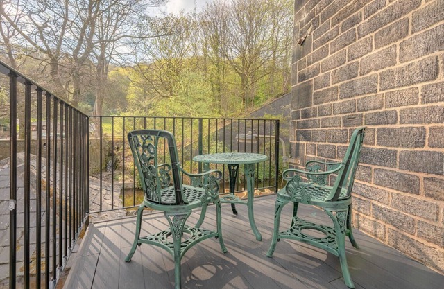 Mulberry Boutique Stay – Canal-Side Near Hebden Bridge