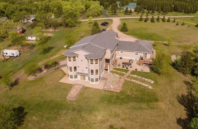 Multi-Family! 150 yds to Sandy Swim Beach! 4 Master Suites. Sleep up to 27!