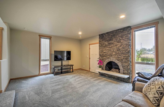 Multi-Level Vacation Rental Near Tacoma!