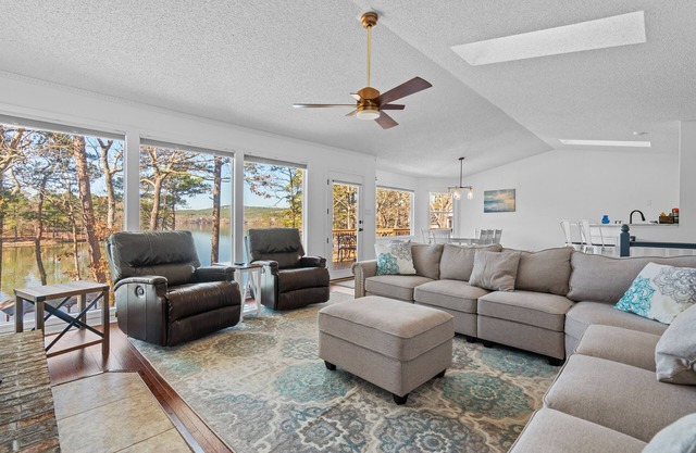 Multifamily, Lakefront House! Private Dock - Dogs