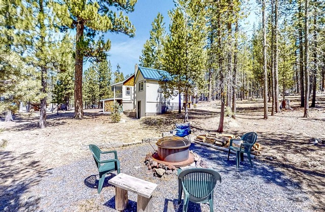Multiple Unit Retreat w/ Firepit & Enclosed Yard