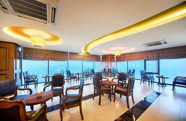 Muong Thanh Grand Cua Lo Hotel