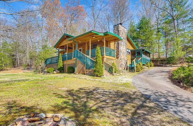 Murphy Cabin w/ Deck, Grill & Private Pond!