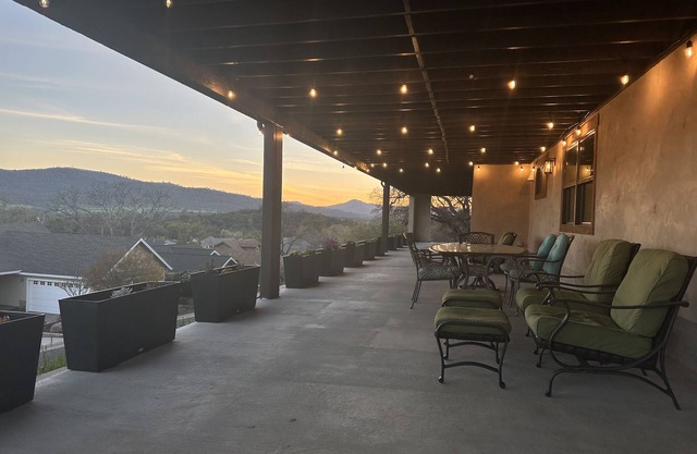 Murphys/Angels Camp/Greenhorn Creek Resort Massive Views Estate