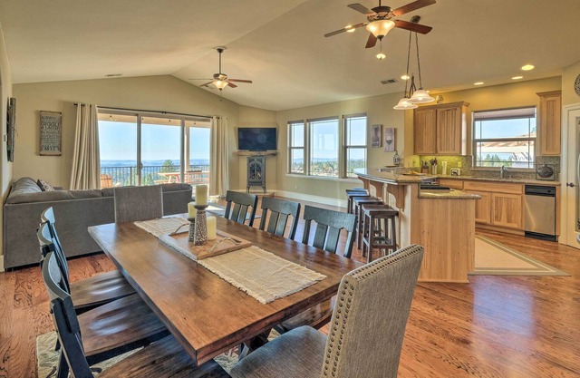 NEW! Murphys Retreat w/ 'Canyon' Views & Game Room