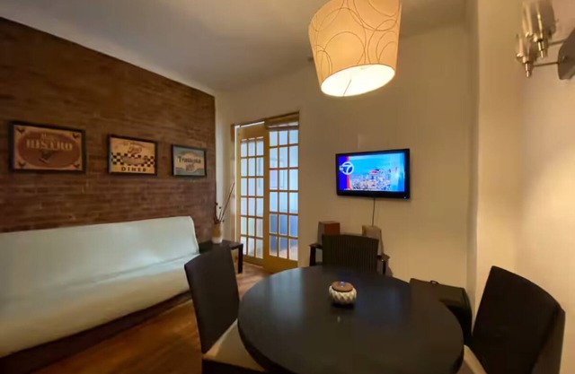 Murray Hill / 2 bedrooms 1 bathroom