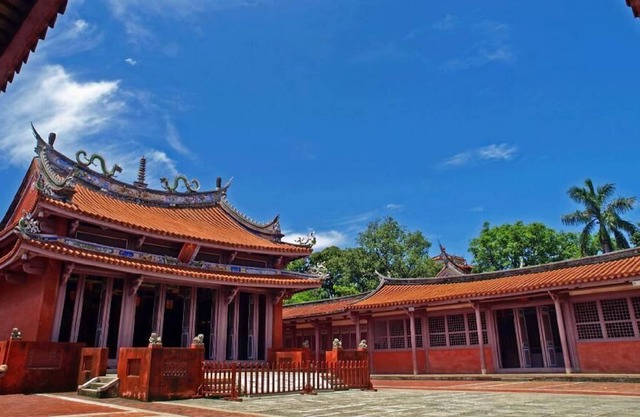 Mursery / Tainan Bahnhof