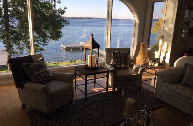 Muskoka Style Luxury Cottage