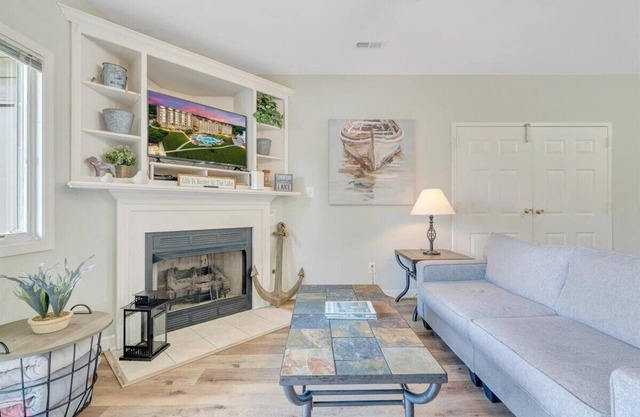 MV70 - 2 Bedroom condo at Mariners SML