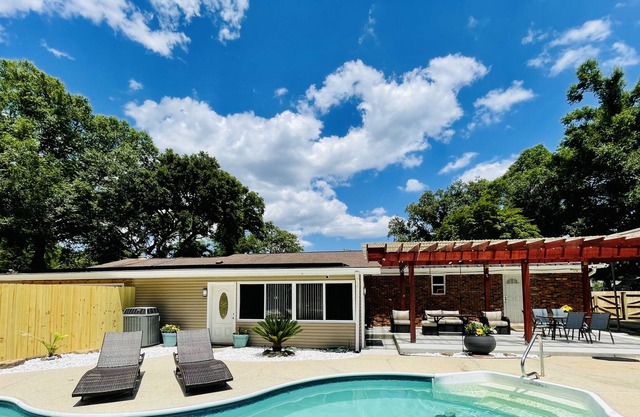 My Copacabana w/Cozy heated patio deck & Fire🔥Pit
