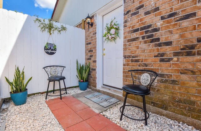 My Cozy Private place is a charming 1 room with a Pvt entrance and full bathroom
