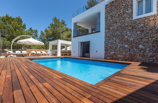 Villa in Sant Antoni De Portmany mit 6 Schlafzimmern 12 Schlafplätzen