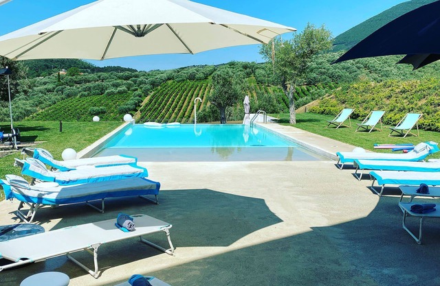 Villa San Salvatore, in Benevento, private pool and garden, 7 bedrooms, 16 people.
