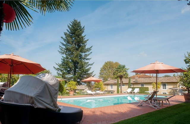 Villa la Rocca ist eine schöne Villa in der Toskana, Lucca, privater Pool, 6 Schlafzimmer, 4 Badezimmer für 12 Personen