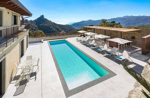 Villa in Savoca mit 5 Schlafzimmern 10 Schlafplätzen