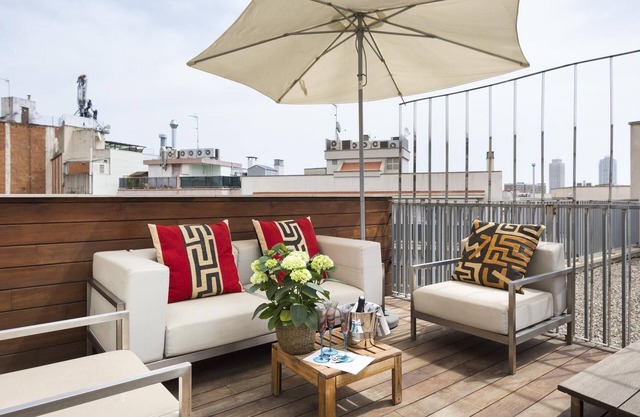 Sehr viel! Apartment mit Pool im Zentrum von Barcelona für 8 Personen - Kostenlo