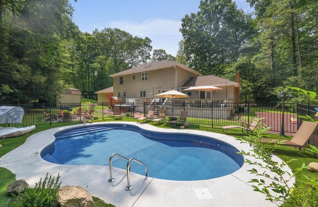 My Ultimate Getaway l Pool l HotTub l Sauna l Game Room