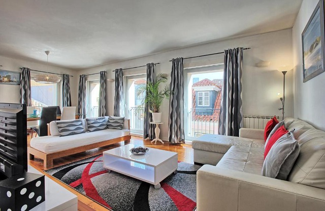 MyPlaceLisbon - Bairro Alto Apartment