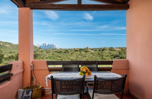 Myrsine 54 - Wohnung mit Blick auf Marina Maria und Tavolara