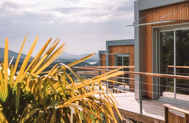 Click Me | Barbecue | Parking | MyStay
