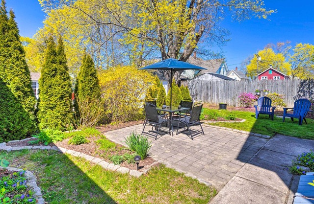 Mystic Refuge w/ Patio < 1 Mi to Downtown!