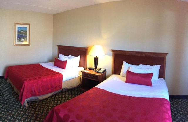Mystic River Hotel & Suites