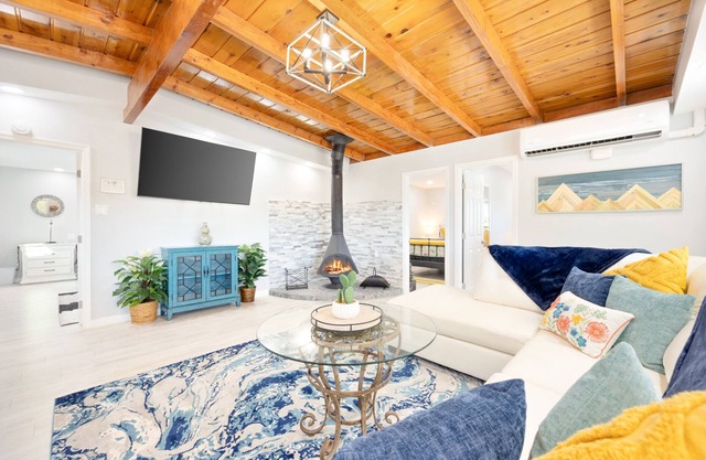 Mystic Views - Pool, Hot Tub, Game Room, Fire Pit and Desert Views!
