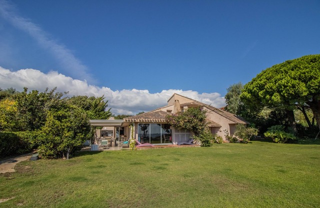 Villa A Cala d Oro mit Privatstrand, Garten mit Meerblick, WLAN und Klimaanlage