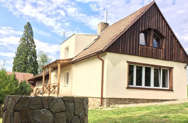NA SAMOTĚ U LESA - Ich bin zahradou, úplné soukromí, kousek do Českého Krumlova