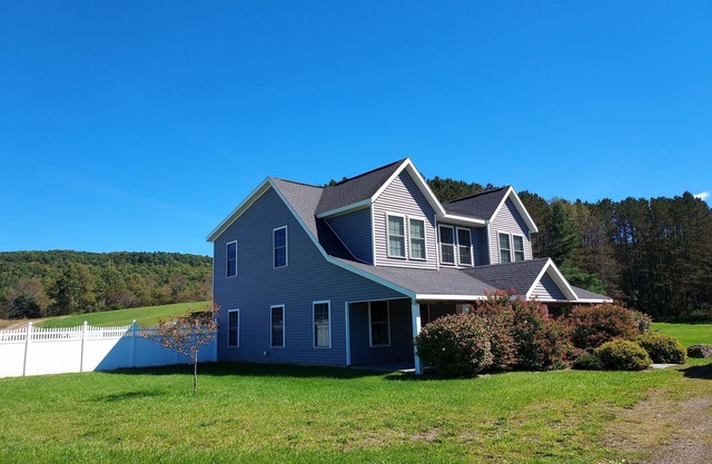 Name: Three Gables Private Setting. Heated Pool. 4 Minutes to Dreams Park.