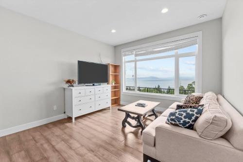 Nanaimo 2BR Oceanview Suite w/Kitchen & Laundry