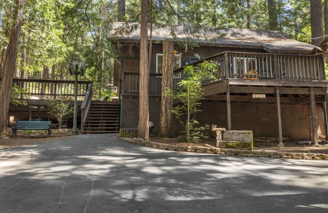 Nana’s Cozy Cottage in Long Barn – Gated Mountain Retreat