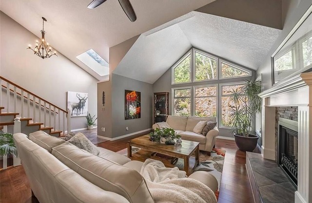 Romantic BC hillside home w/hot tub sunset views, nature trails, water access