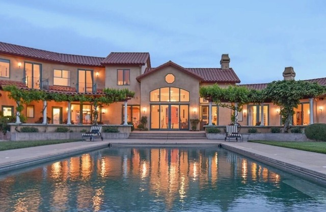 Napa Villa in the Vineyards Spectacular Retreat