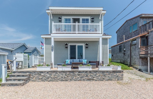 Narragansett Coastal Charmer with Private Beach & Ocean Views!!!